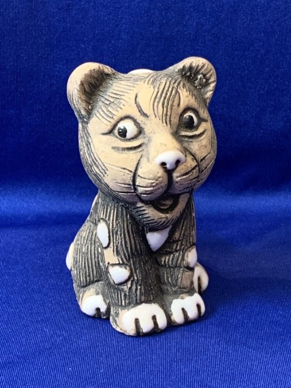 LEPS of Peru Fold Art Clay Cat Leopard With White Spots